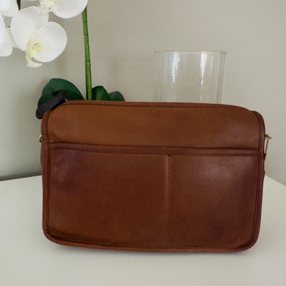 Coach Vintage Companion Bag 9300
New York City, USA - British Tan